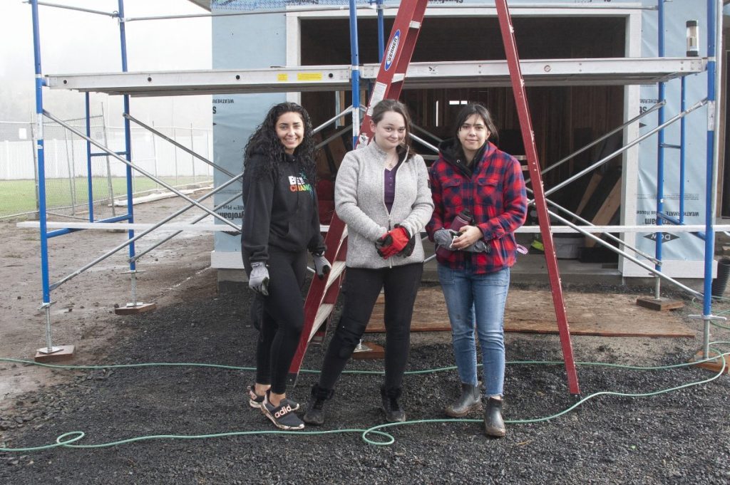 WSU CCE Morning Crew at the PHFH Build Site